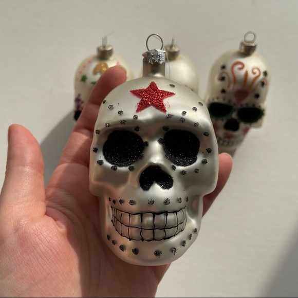 Halloween Day of the Dead Skull Ornaments (4) - Picture 3 of 16
